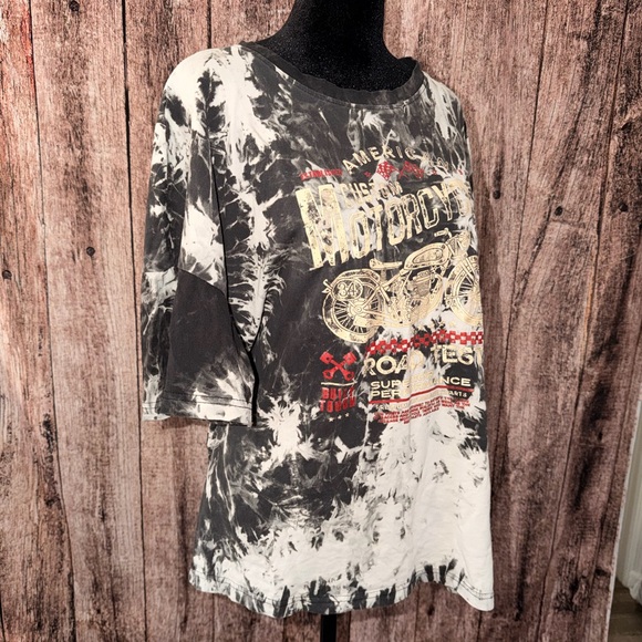 SHEIN Black and White Motorcycle Graphic Tee - Picture 5 of 8